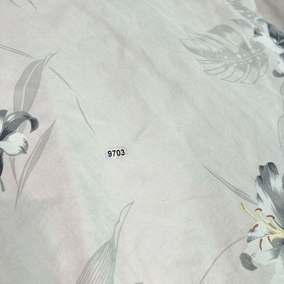 Tommy Bahama Shirt Mens XL Gray Floral Button-Front Hawaiian Shirt Silk - Picture 9 of 9